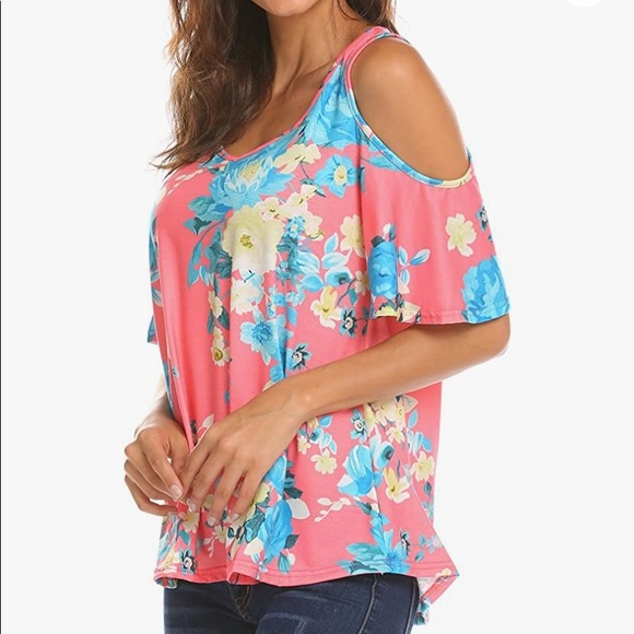 Cold shoulder Top - Picture 6 of 7